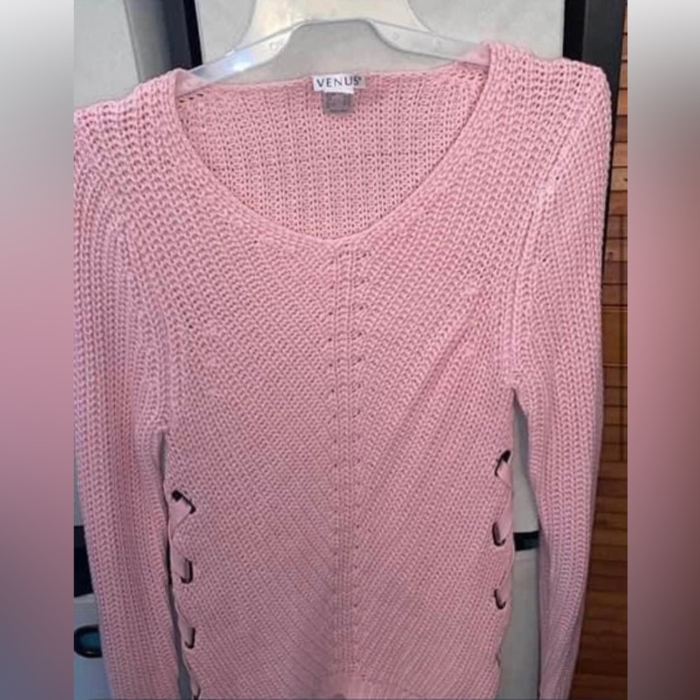 Venus sweater